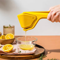 Dreamfarm Fluicer Juicer in Yellow